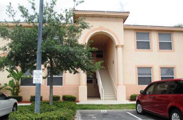  15369 Bellamar Cir Apt 212, Fort Myers, Florida  photo