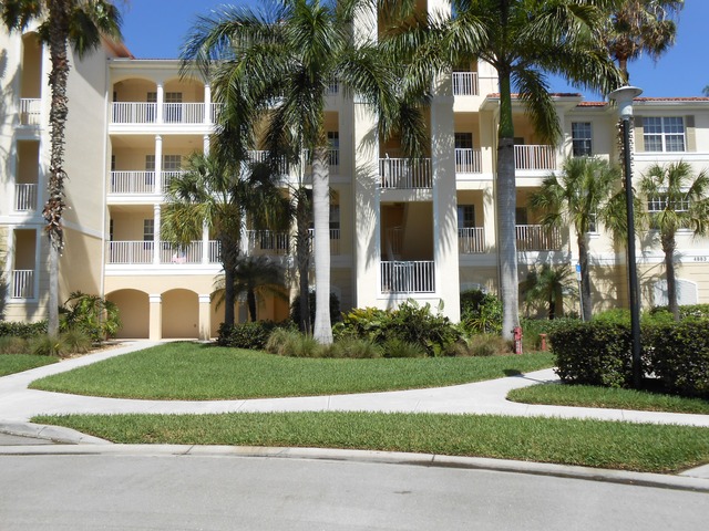  4883 Hampshire Ct Apt 104, Naples, Florida  photo