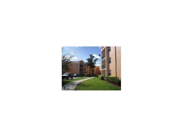  7110 NW 179 ST # 109, Hialeah, Florida photo