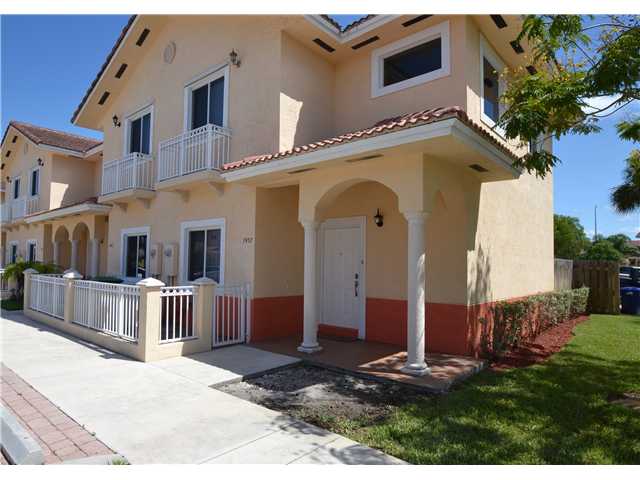  7457 NW 180 ST, Hialeah, Florida photo