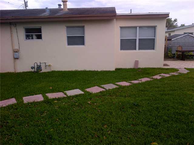  2438 Thomas St, Hollywood, Florida photo