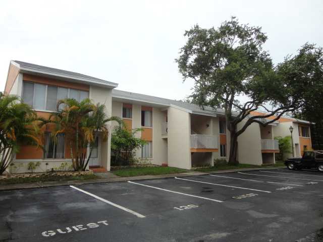  794 100th Ave N Bldg 22 Unit 104, Saint Petersburg, Florida  photo