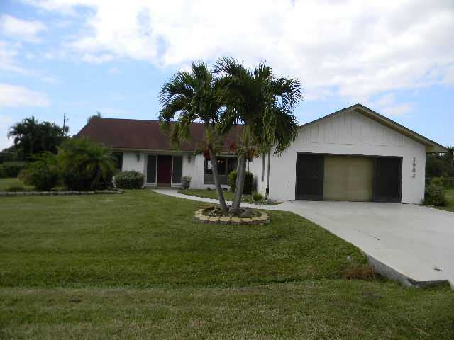  1882 Se Elrose St, Port Saint Lucie, Florida  photo