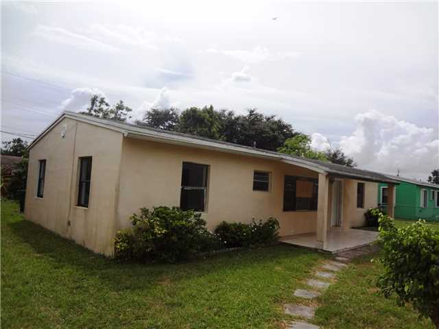  16145 Nw 28th Ct, Opa Locka, Florida  photo