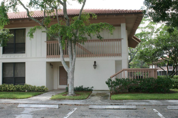  485 Brackenwood Lane, Palm Beach Gardens, FL photo