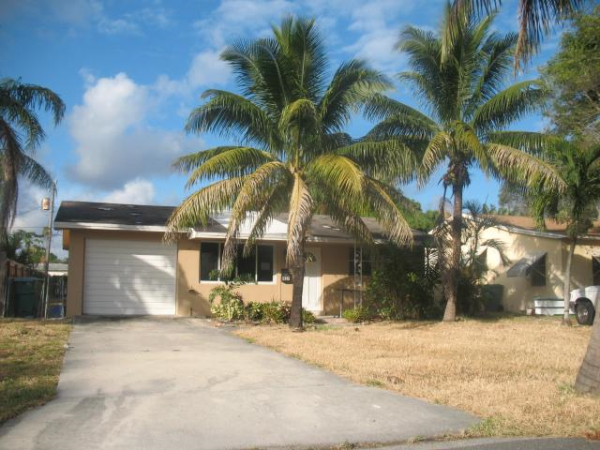  137 Southeast 5th Avenue, Boynton Beach, FL photo