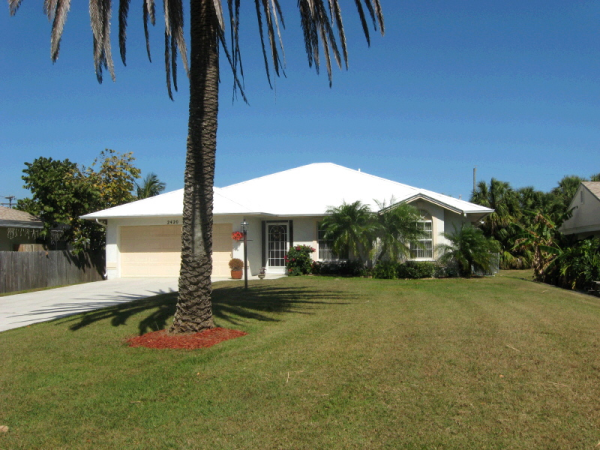  2420 Tamarind Dr, North Hutchinson Island, FL photo