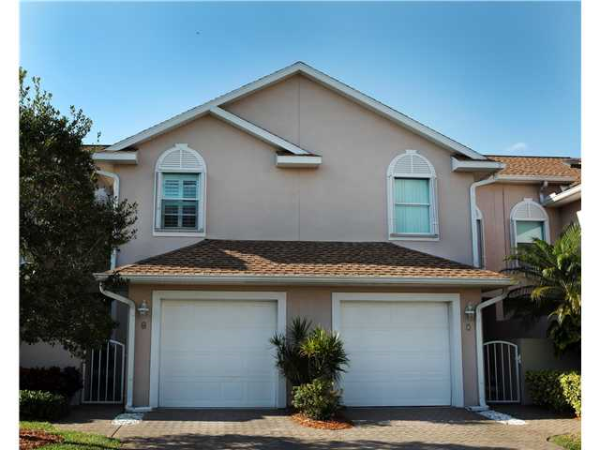  3223 Lakeview Circle 20-6, Fort Pierce, FL photo