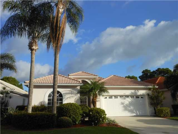  1515 SE Holyrood Lane, Port Saint Lucie, FL photo