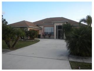  402 Sw Lacroix, Port Saint Lucie, FL photo