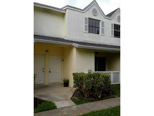  17485 NW 67 CT # O-21, Hialeah, Florida photo