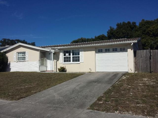  5521 Riddle Rd, Holiday, FL photo
