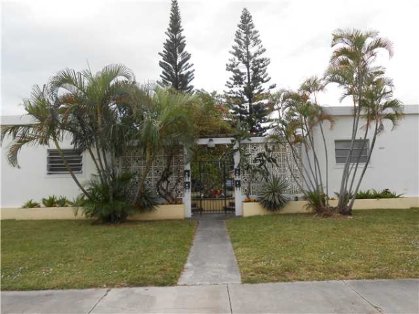  1820 Funston St, Hollywood, Florida photo