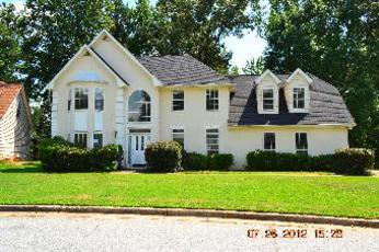  612 Lone Oak Ct, Lithonia, GA photo