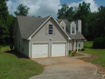  402 Buck Blvd SE, Calhoun, GA photo