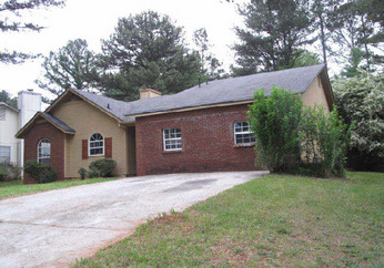  4482 Yorkdale Dr, Decatur, GA photo