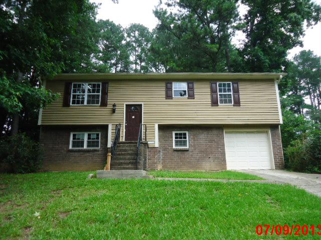  2883 Five Oaks Circle, Lilburn, GA photo