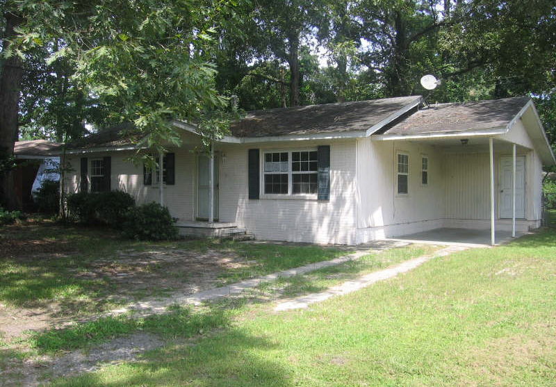  102 Bowman Ave, Garden City, GA photo