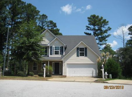  4076 Round Stone Dr, Snellville, GA photo