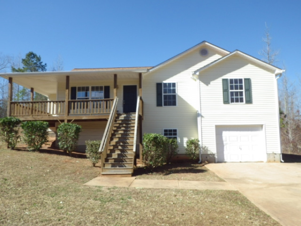  180 Hunters Trace, Covington, GA photo