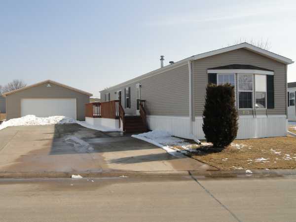  1221 Eagleview Dr., Marion, IA photo