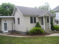 202 S Canfield St, Dunkerton, IA 50626