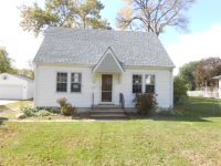 77 Central Ave, Swisher, IA 52338