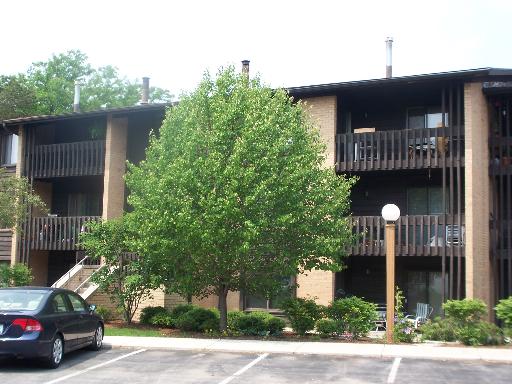  6103 Knoll Valley Dr Apt 201, Willowbrook, IL photo