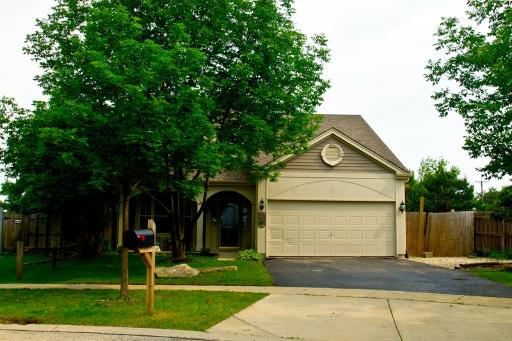  111 Pinehurst Dr, Mundelein, IL photo