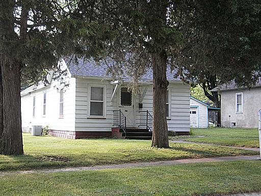  416 N School Ave, Oglesby, IL photo