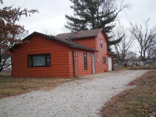  104 S Marshall St, Lostant, IL photo