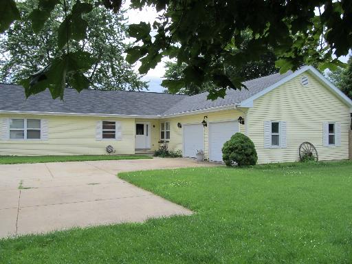  476 Lasalle Dr, Lake Holiday, IL photo
