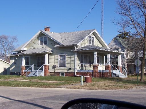  300 Axtel Ave, Milford, IL photo