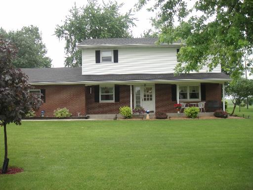  215 Stockholm Rd, Paxton, IL photo