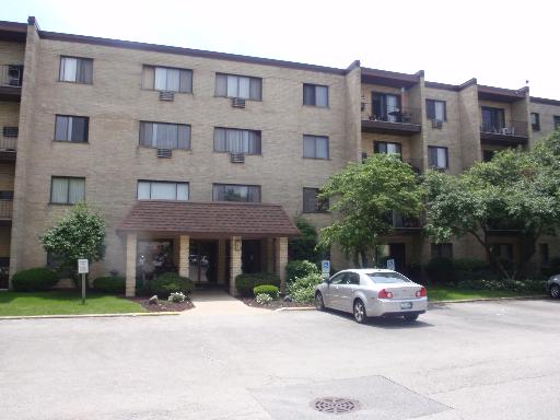  7231 Wolf Rd #410, Indian Head Park, IL photo