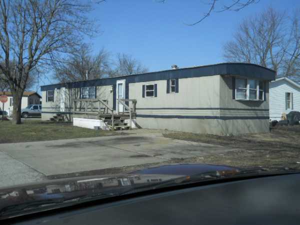  402 Parkland Dr, Bloomington, IL photo