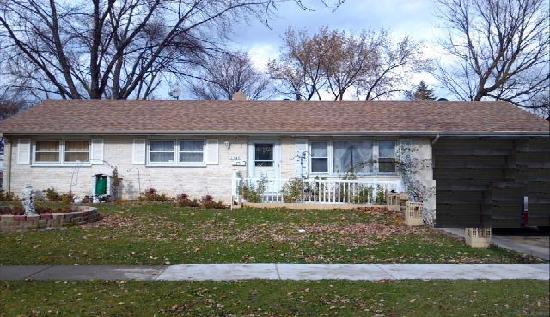  1940 Laurel Ave, Hanover Park, IL photo