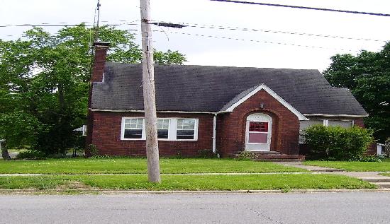  210 East Water Street, Pinckneyville, IL photo