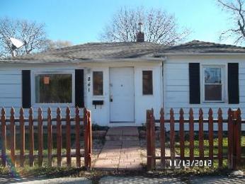  841 Chestnut St, Waukegan, IL photo