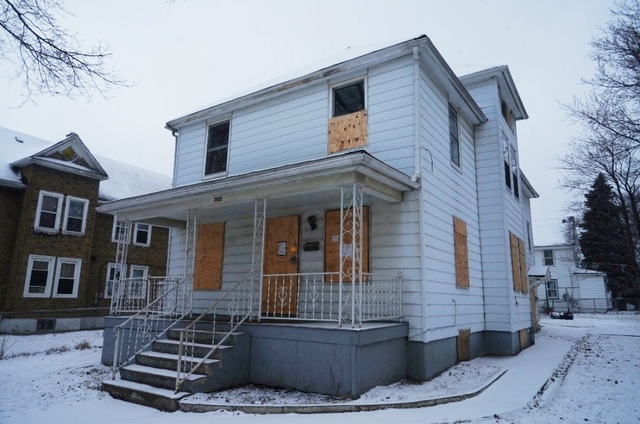  702 8th St, Waukegan, Illinois  photo