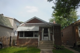  10613 South Sawyer Ave, Chicago, IL photo