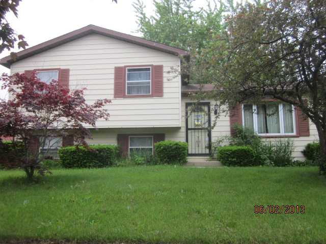  526 Evergreen Court, Waukegan, IL photo