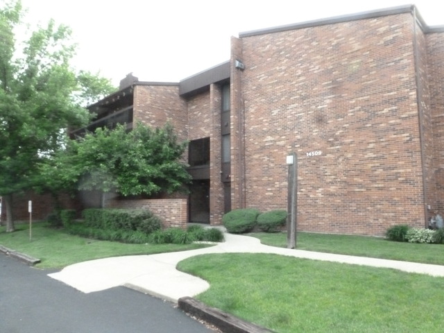  14509 Sussex Ct Apt M2, Oak Forest, Illinois  photo