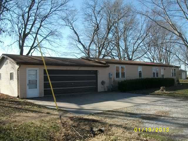  18802 Olympic Dr, Carlyle, Illinois  photo