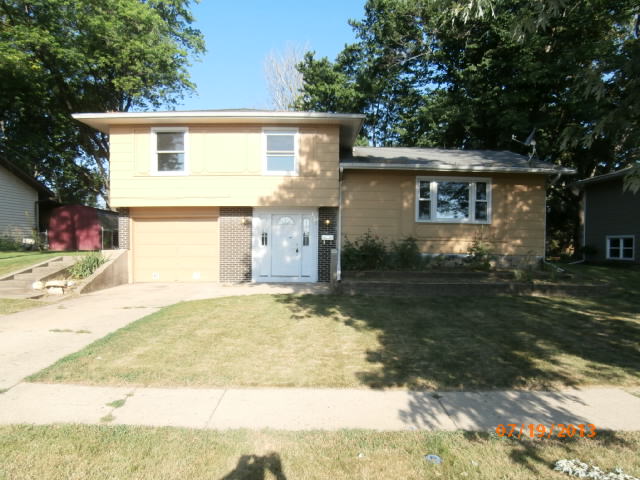  7260 Rosewood St, Hanover Park, IL photo
