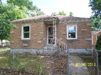  701 W Water St, Waukegan, IL photo