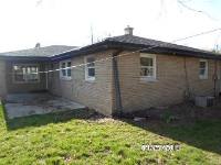  2035 N Jackson St, Waukegan, IL 5894819