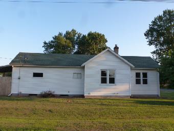  623 N East St, Carlinville, IL photo