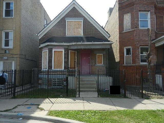 1102 N Lawndale Ave, Chicago, Illinois  photo