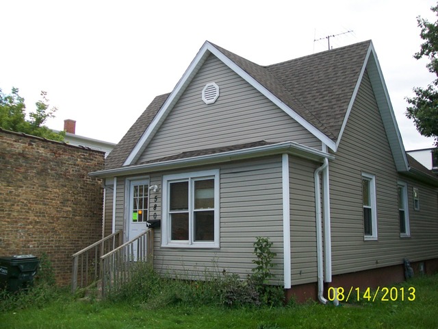  580 S Genesee St, Waukegan, Illinois  photo